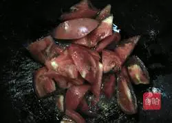 Illustration of how to make fried steamed buns with tomatoes and eggs 5