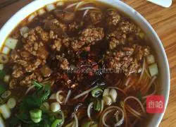 Illustration of home-cooked noodles with fried sauce 9