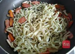 Illustration of how to make fried noodles 10