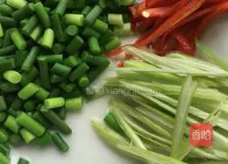 Illustration of how to make fried noodles with sesame sauce and eggs 4