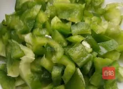 Illustration of how to make bell pepper fried rice 1