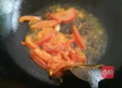 Illustration of how to make fried rice with assorted meatballs 4