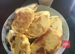 Illustration of how to fry the steamed bun slices 4