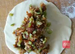 Illustration of how to make bean buns 9