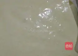 Illustration of how to make sandwich meat floss cake 9