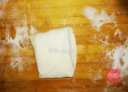 Illustration of how to make scallion pancakes 9