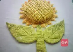 Illustration of making sunflower buns 23