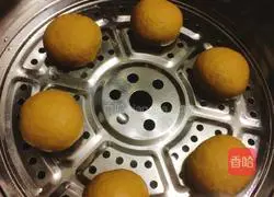 Illustration of how to make brown sugar steamed buns 10