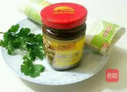 Illustration of how to make soybean paste noodles 1