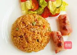 Illustration of how to make fried rice with bacon rolls 5