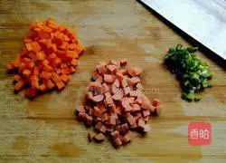 Illustration of how to make egg fried rice 3