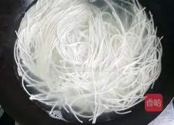 Illustration of how to make noodles and eggs 2