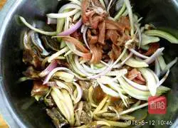 Illustration of how to make beef fried rice 4