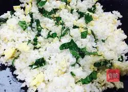 Goose Egg Jade Fried Rice Recipe Illustration 13