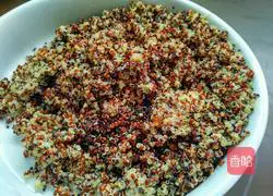 Illustration of three-color quinoa, vegetable and egg fried rice 5