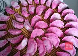 Illustration of how to make dragon fruit dumplings 4