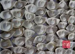 Pork and Celery Wonton Recipe Illustration 14