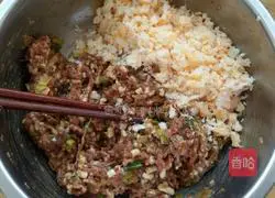 Illustration of how to make three fresh stuffed dumplings 3