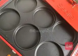 Illustration of how to make banana milk waffles 11