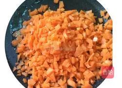 Illustration of how to make potato pancakes with mixed vegetables and meat 6