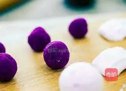 Illustration of how to make purple sweet potato crystal dumplings 4