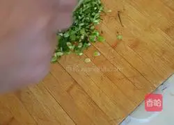 Illustration of how to make dumplings stuffed with pork and fresh meat stuffing 3