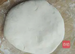 Illustration of how to make leek and egg pie 6