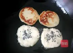 Illustration of how to make homemade potato pancakes 8