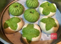Illustration of how to make spinach blossom steamed buns 15
