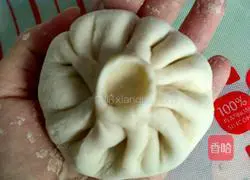 For steamed buns stuffed with cabbage, carrots and meat Illustration of practice 12