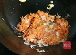 Illustration of how to make vegetarian three-fresh dumpling fillings 5