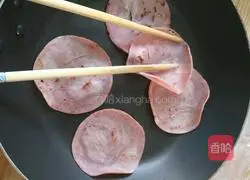 Illustration of how to make ham and egg sandwich 3