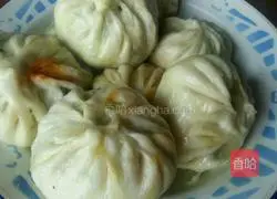 Illustration of how to make steamed buns with vegetarian stuffing 6