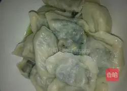 Illustration of how to make vegetarian dumplings 7