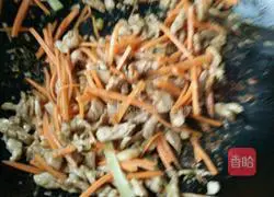 Illustration of how to make shredded pork noodles 8