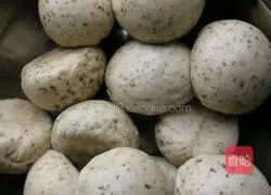 Illustration of how to make mulberry leaf steamed buns 4