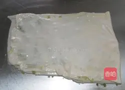 Illustration of how to make hand-torn biscuits 3