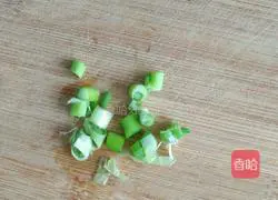 Illustration of how to make egg, shrimp, ham and fried rice 4