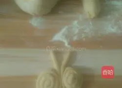 Illustration of how to make butterfly steamed buns 7