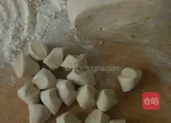 Pork and Mushroom Dumplings Recipe Illustration 6