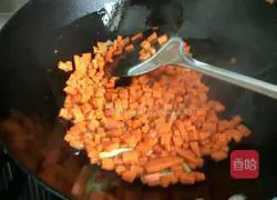 Illustration of how to make carrot and egg fried rice 1