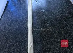 Illustration of how to make cakes by hand 12