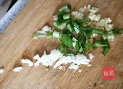 Illustration of how to make dumplings stuffed with melon, pepper and meat 7