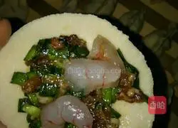 Illustration of how to make homemade shrimp dumplings 4