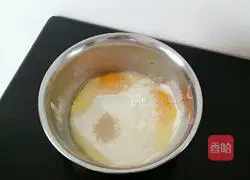 Illustration of how to make milk-flavored egg dough coconut pancake 2