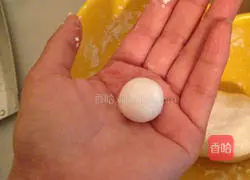 Illustration of how to make pork and shrimp dumplings 9