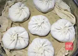 Illustration of how to make three fresh cabbage and meat buns 7
