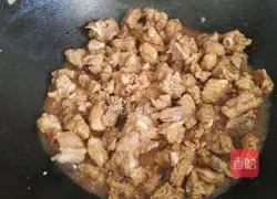 Pork ribs braised with rice Illustration of practice 12