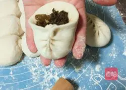 Illustration of how to make pickled buns 5