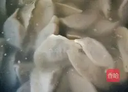 Illustration of how to make fennel stuffed dumplings 10